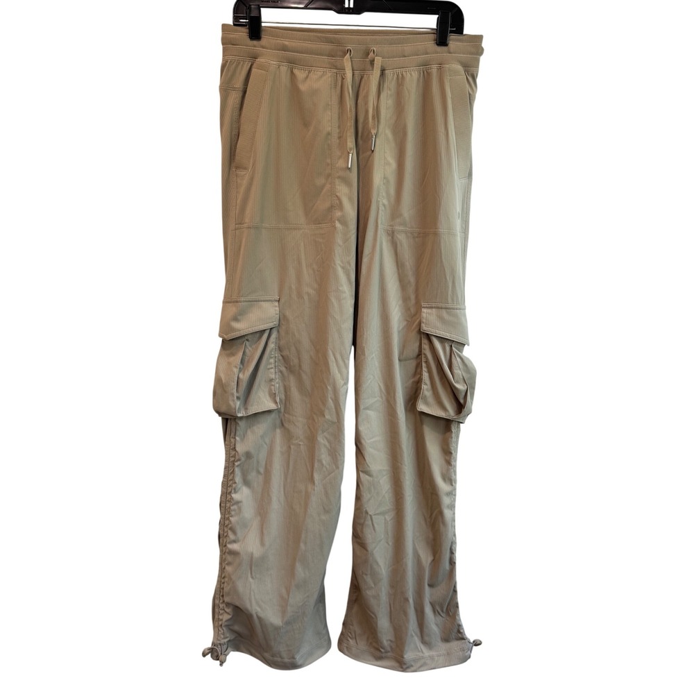 Lululemon Women Tan Khaki Cargo Pants Textured Relaxed Fit Size M